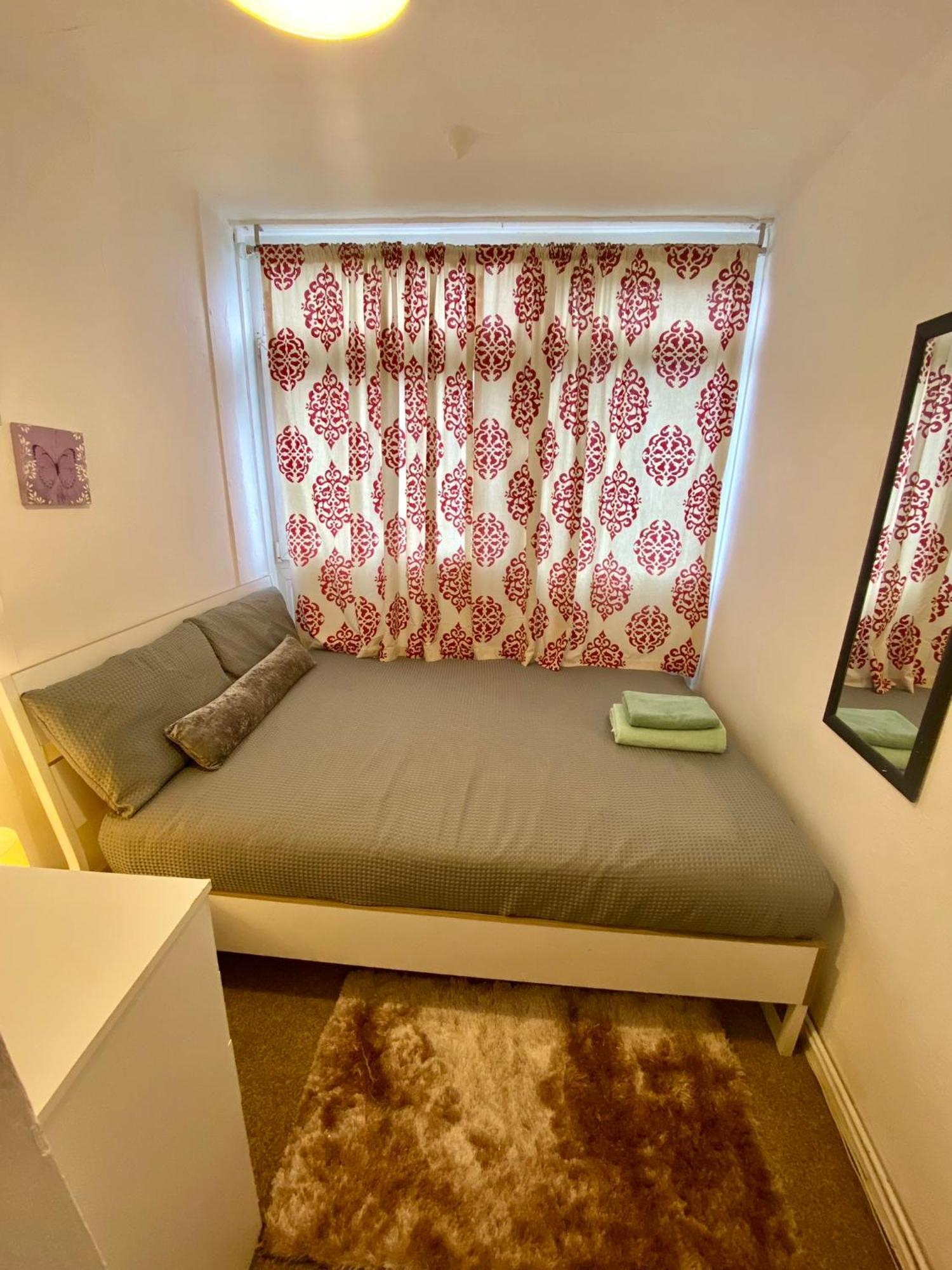 Cosy 3 Bed Apt, Old Truman Brewery! Brick Lane, London, E1 Екстериор снимка